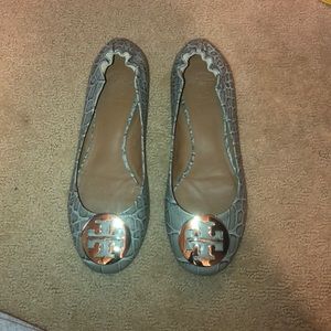 61/2 tory burch snakeskin flats